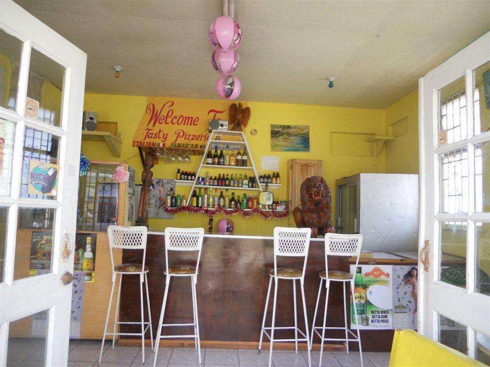 Cotton Tree Hotel Negril Kültér fotó